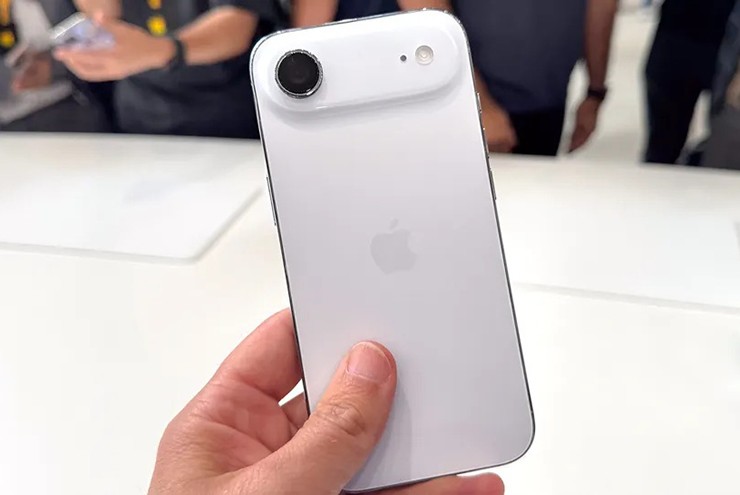 Mẫu iPhone đã đẹp lại còn rẻ hơn cả iPhone 17 - 2