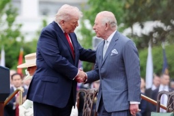 Quà bất ngờ từ ông Donald Trump sau chuyến thăm của Vua Anh Charles III