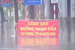 Hà Nội "cảnh báo": Mưa lớn có thể gây ngập tại 220 điểm ở 54 phường, xã