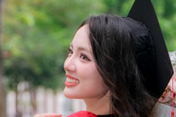 Lớp trưởng xinh đẹp tốt nghiệp xuất sắc Ngoại thương, học bổng liên tiếp 6 kỳ