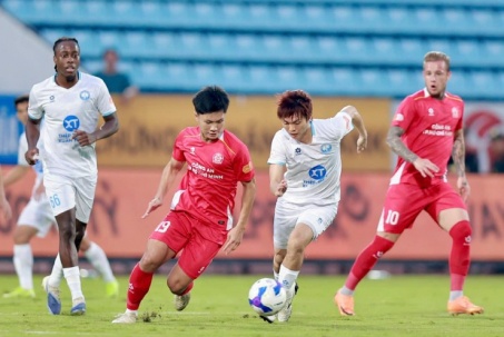 Trực tiếp bóng đá Nam Định - CA TP.HCM:Bỏ lỡ đáng tiếc (V-League)  (Hết giờ)