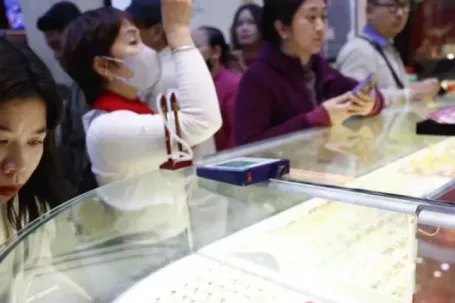 Vàng không sinh lời, sao nhiều người lại súng bái?