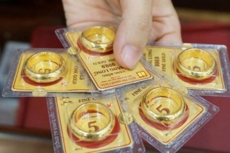Chốt giá vàng hôm nay ngày 1/5 đột ngột giảm cực mạnh