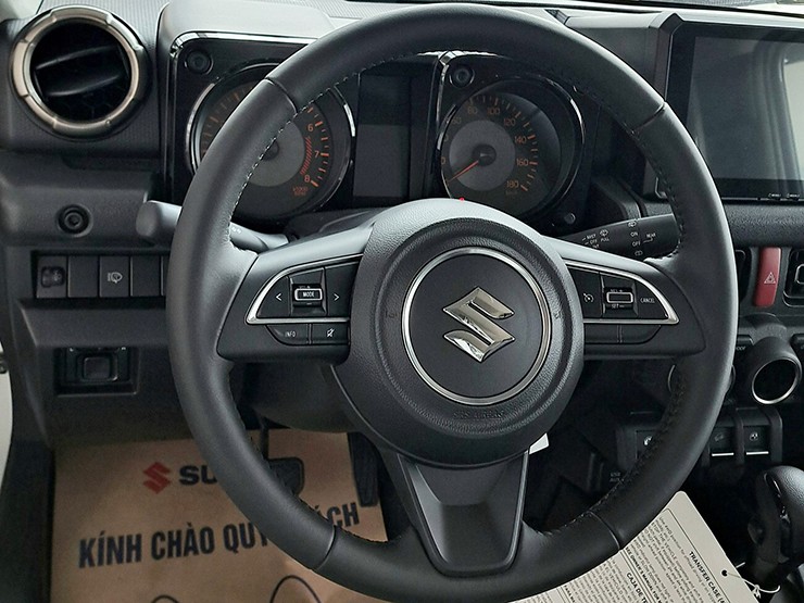 Giảm mạnh 140 triệu đồng, giá xe Suzuki Jimny tạo "đáy" mới - 8