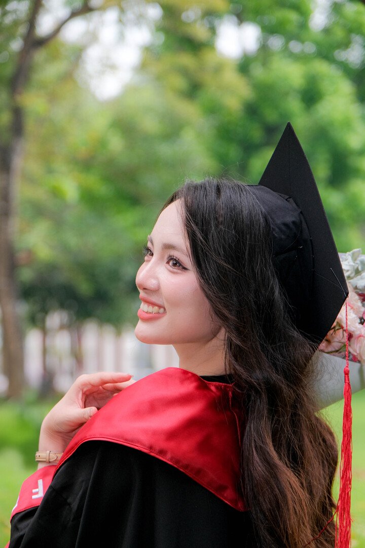 “Nếu bây giờ mình chưa biết mình thích gì và hợp với điều gì, hãy trải nghiệm. Mỗi trải nghiệm, dù nhỏ, đều giúp mình trưởng thành hơn và định hình rõ con đường nghề nghiệp sau này", cô nói.