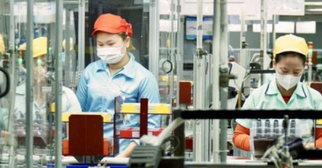 Làm việc xuyên lễ 30-4 và 1-5, người lao động được trả lương thế nào?
