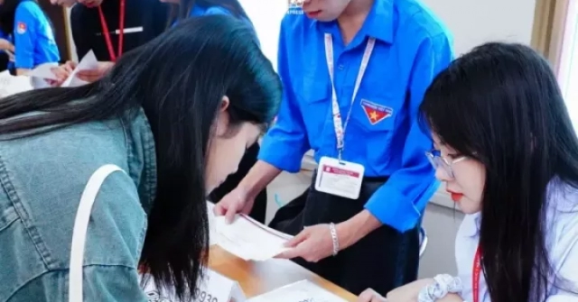 Trường Đại học Y Hà Nội bất ngờ dừng tuyển sinh tổ hợp C00, B00 cho ngành Tâm lí
