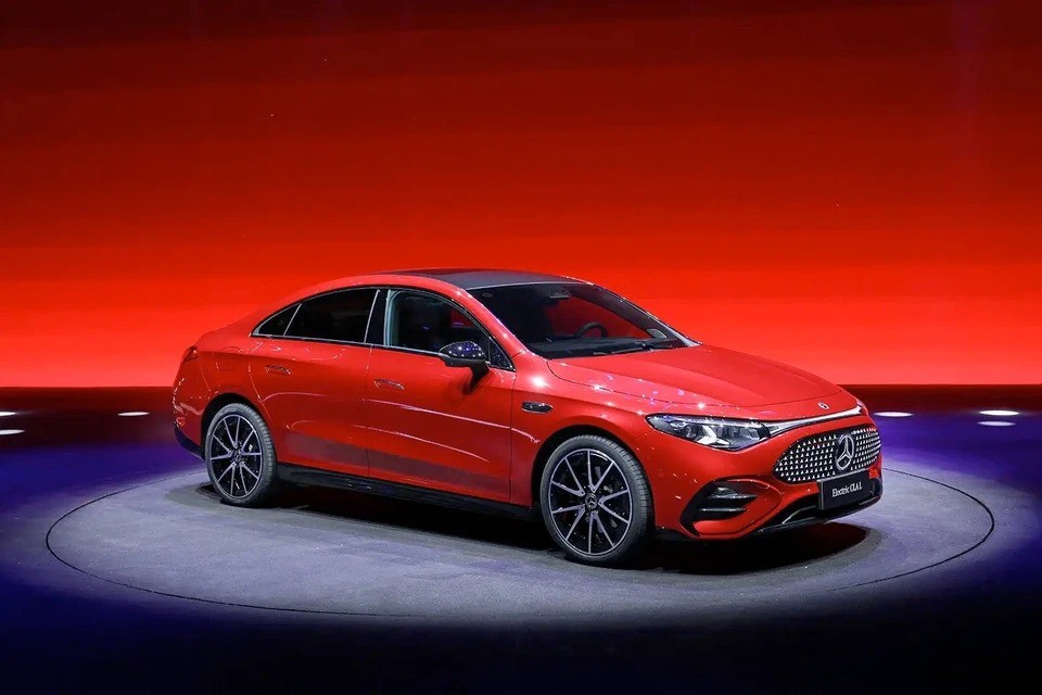 Mẫu xe&nbsp;CLA 300 L được xây dựng trên nền tảng MMA của Mercedes.