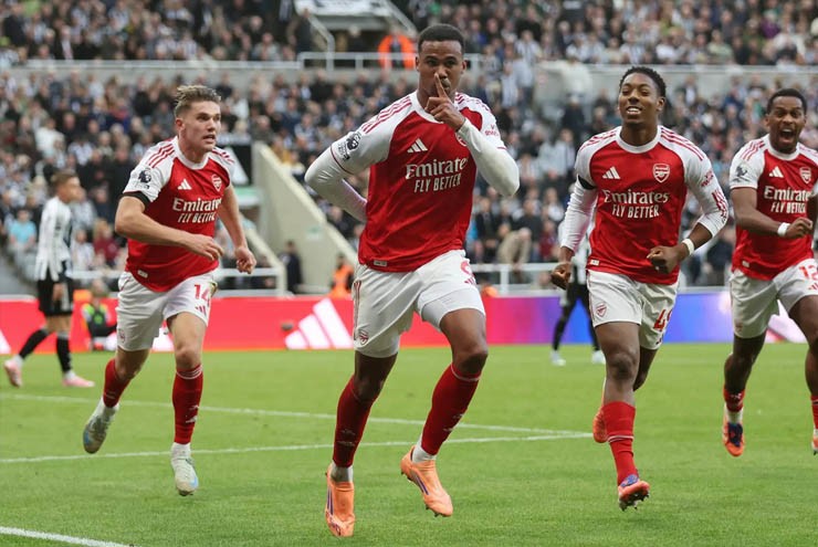 Arsenal quyết tâm không để bị Man City qua mặt