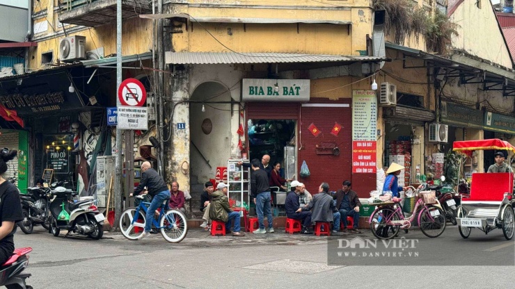 Khi siết chặt không gian đô thị,&nbsp;lợi thế “ở phố cổ là có thể kiếm tiền dễ” không còn rõ như trước. Ảnh: Anh Văn