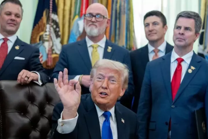 Tổng thống Trump nói về hành động của Hải quân Mỹ với tàu Iran