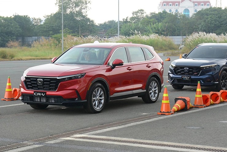 Giá xe Honda CR-V niêm yết và lăn bánh tháng 5/2026