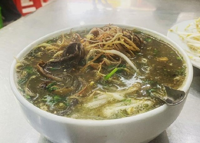Miến lươn Ninh Bình có nước dùng ngọt, sợi bún dai mềm