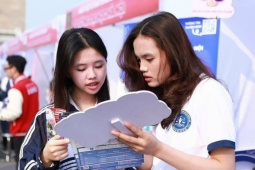 Đại học Luật Hà Nội tính điểm 10 tiếng Anh với IELTS 7.5