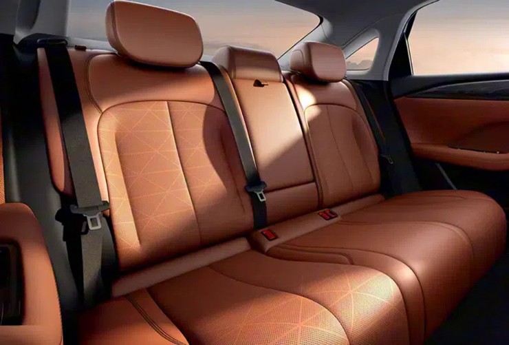 Geely trình làng mẫu sedan siêu tiết kiệm nhiên liệu, giá từ 230 triệu đồng - 5