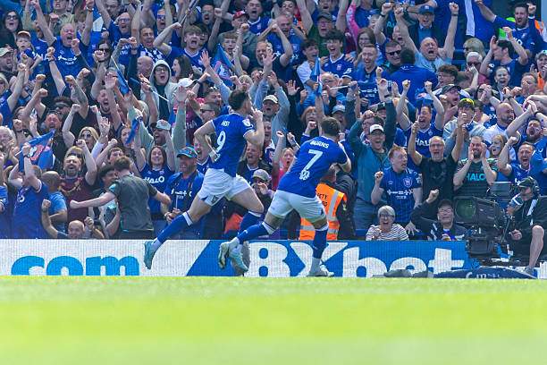 Ipswich Town trở lại Premier League sau 1 mùa xuống chơi ở Championship