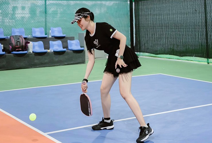 Nàng á hậu có lúc chơi pickleball 7 tiếng một ngày