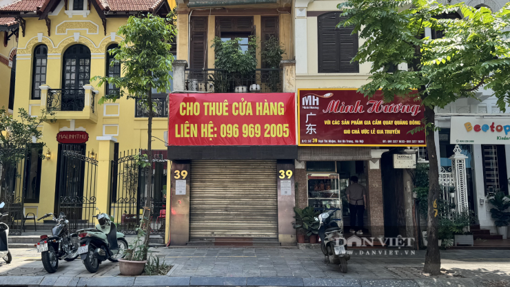 Hà Nội siết chặt vỉa hè: Hàng loạt cửa hàng "tháo chạy", trả mặt bằng - 12