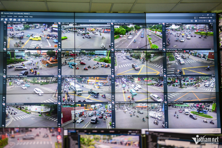 Hệ thống "mắt thần" camera thông minh phủ khắp nơi khiến tội phạm đường phố cũng khiếp sợ. Ảnh: Nguyễn Huế&nbsp;