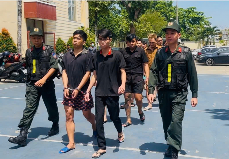 Nhóm đối tượng trong một đường dây ma túy vừa bị Công an TPHCM bắt giữ. Ảnh: CA