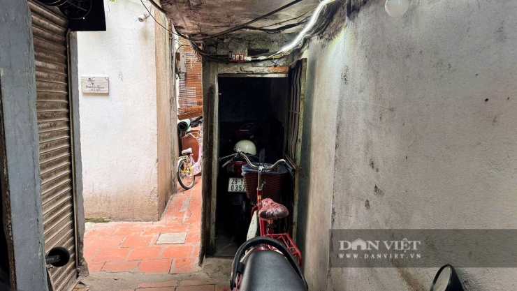 Dù những căn homestay phố cổ còn không có vị trí để phương tiện di chuyển nhưng vẫn rất đắt khách. Ảnh: Anh Văn&nbsp;