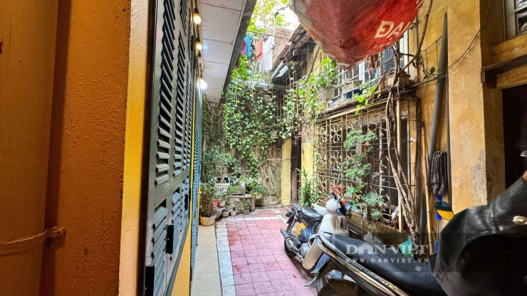 Một dãy homestay trong căn ngõ sâu trong lòng phố cổ, chủ nhân cho biết hệ thống Homestay của họ còn rải rác ở nhiều khu phố khác, giá thuê phòng dao động từ 800 - 1,2 triệu đồng/phòng/ngày. Ảnh: Anh Văn