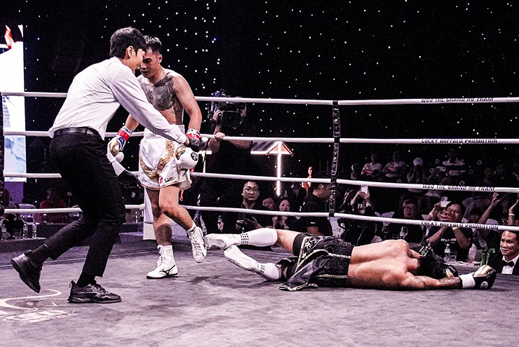 Võ sĩ Việt Nam hạ knock-out cao thủ Thái Lan tại sự kiện boxing danh giá