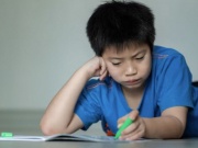 Đừng chủ quan: Những thứ quen thuộc này đang khiến trẻ giảm IQ từng ngày