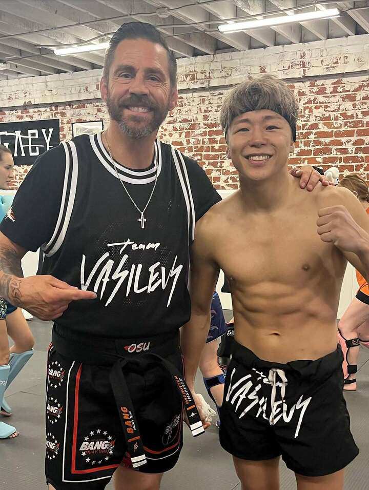 Takeru được Duane Ludwig huấn luyện