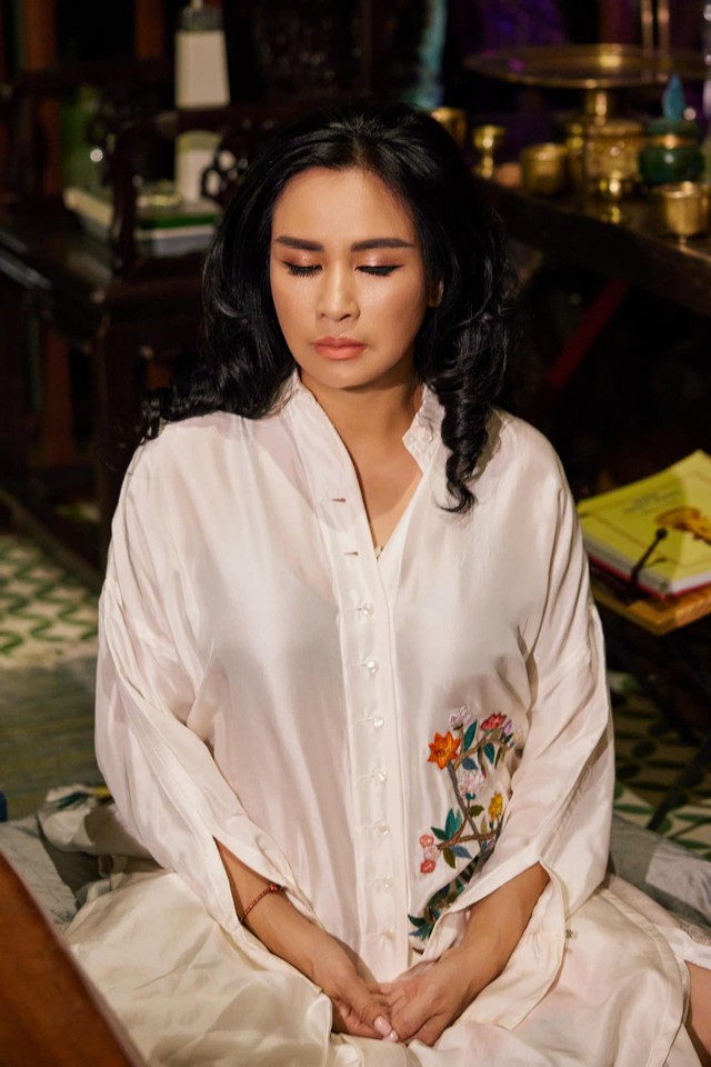 Khoe ảnh đi biển nghỉ lễ bên chồng là bác sĩ, nữ NSND dòng nhạc nhẹ quá trẻ đẹp, khiến fan khen ngợi hết lời - 8