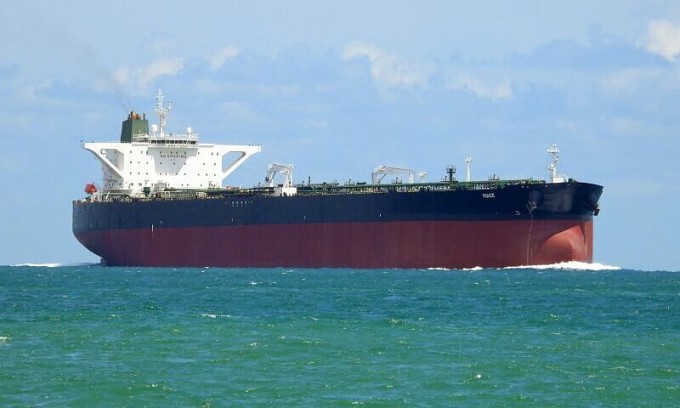 Tàu Iran chở gần 2 triệu thùng dầu 'vượt vòng phong tỏa của Mỹ' - 1