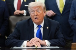 Ông Trump cảnh báo nối lại cuộc tấn công vào Iran