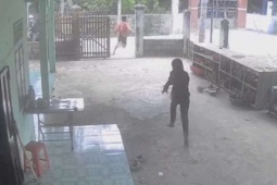 Giữa ban ngày, kẻ trộm đột nhập vào nhà dân rút hung khí đe doạ chủ nhà, công an đang điều tra