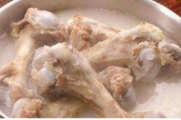 Nước xương hầm có tốt cho trẻ em như bạn nghĩ? Sự thật cần biết