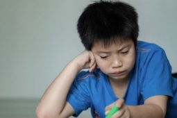 Đừng chủ quan: Những thứ quen thuộc này đang khiến trẻ giảm IQ từng ngày