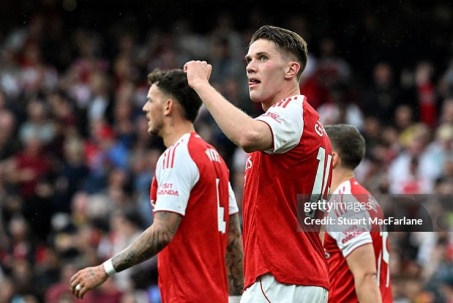Nóng bảng xếp hạng Ngoại hạng Anh: Arsenal xây chắc ngôi đầu, Brentford vượt qua Chelsea