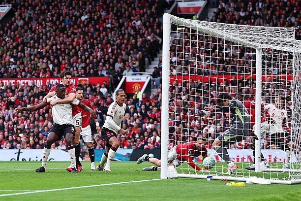 Trực tiếp bóng đá MU - Liverpool: Trụ vững trong 5 phút bù giờ (Ngoại hạng Anh) (Hết giờ) - 9