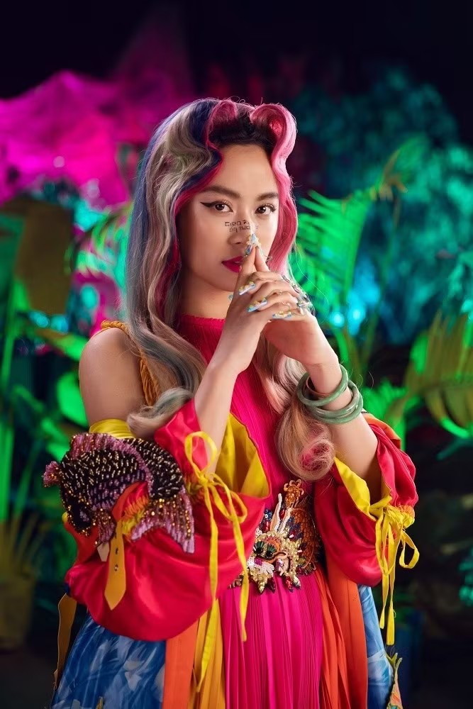 Hoàng Thùy Linh bị gọi tên - 2