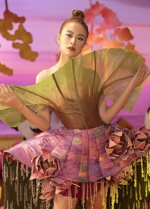 Hoàng Thùy Linh bị gọi tên - 4