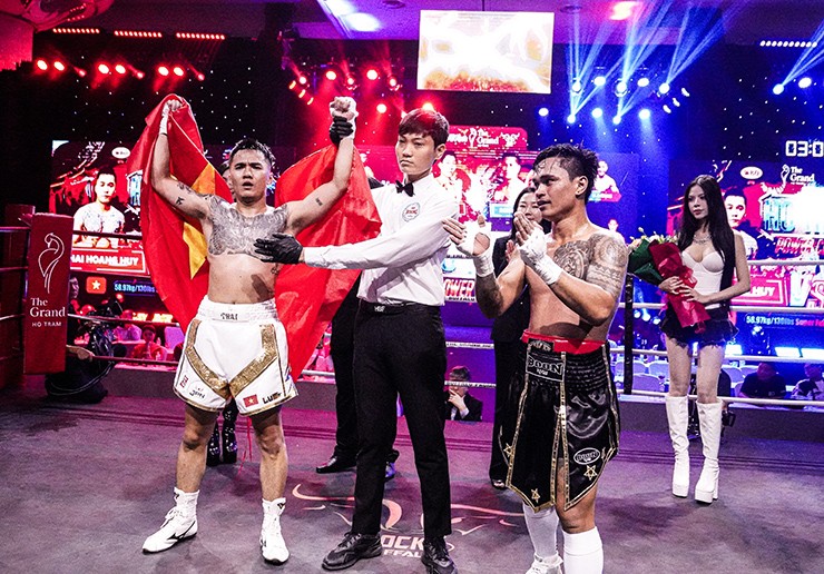 Thái Hoàng Huy thắng knock-out đầy ấn tượng trước võ sĩ Thái Lan