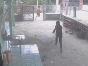 Giữa ban ngày, kẻ trộm đột nhập vào nhà dân rút hung khí đe doạ chủ nhà, công an đang điều tra