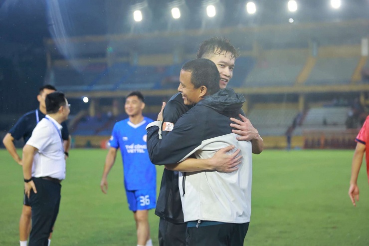 Hoàng Đức tri ân thầy cũ, dàn sao Ninh Bình FC thân tình với Thể Công Viettel sau trận hòa - 3