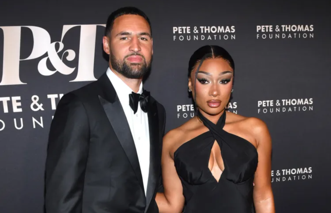 Klay Thompson (trái) và Megan Thee Stallion khi còn mặn nồng. Ảnh: Shutterstock