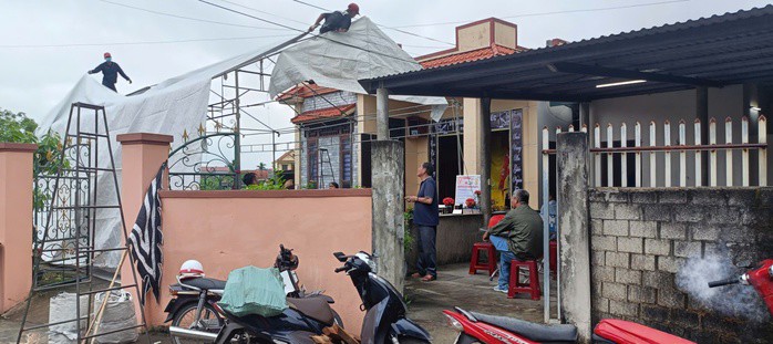 Hiện trường vụ án mạng nghiêm trọng ở thôn Đức Môn, phường Đồng Hới.