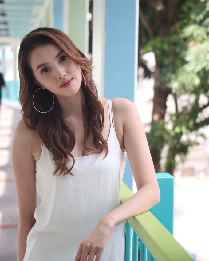Đặng Khải Văn có vóc dáng nóng bỏng.