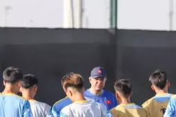 Bóng đá - U17 Việt Nam vào guồng tại Jeddah, HLV Cristiano Roland gửi 'tối hậu thư'