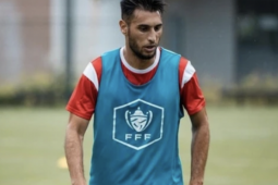 3 “đại gia” V.League đại chiến vì trung vệ Việt kiều Pháp Julien Mouillon