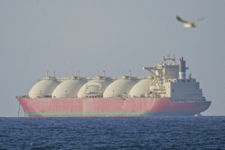 Ông Trump tuyên bố mở chiến dịch hỗ trợ tàu qua eo biển Hormuz