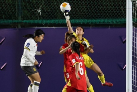 Video bóng đá nữ U17 Việt Nam - Trung Quốc: Kiên cường chống trả, điểm nhấn bóng bổng (U17 châu Á)