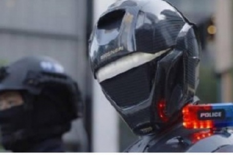 Robot tuần tra cùng đội SWAT ở Thâm Quyến gây sốt mạng xã hội Trung Quốc